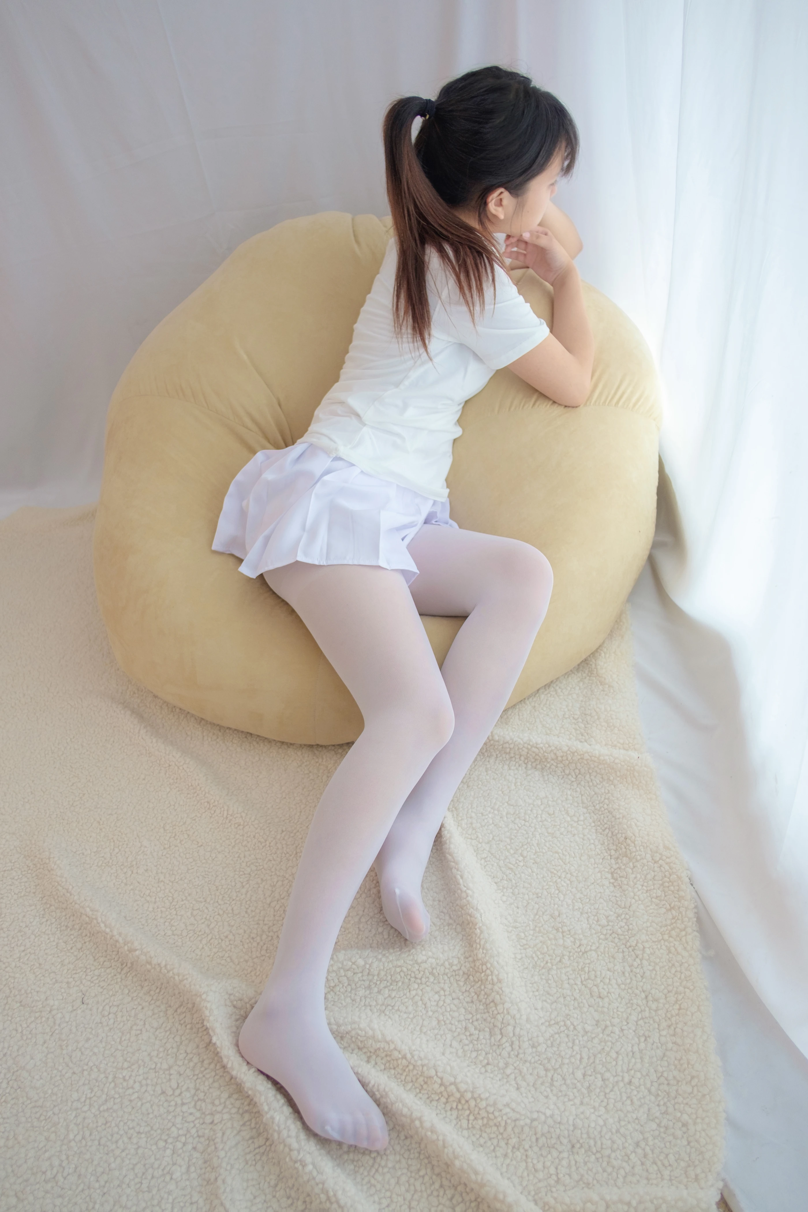 森萝财团 [R15-006] 水嫩嫩的白丝美足 [71P]插图1
